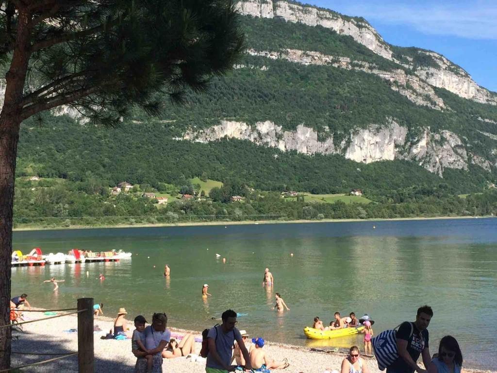 Spacieux T2 avec terrasse entre lac et montagnes - 3