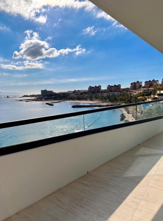 Beachfront - Spectacular Ocean Views - 5