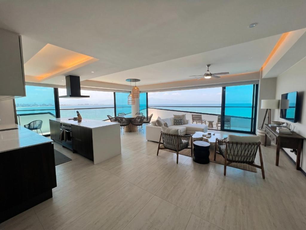 Beachfront - Spectacular Ocean Views - 4