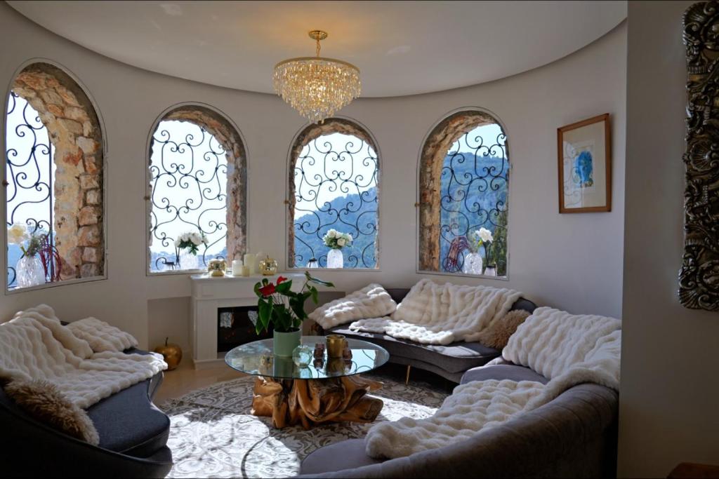 La Turbie Villa with Monaco Views, Pool & Sauna - 4