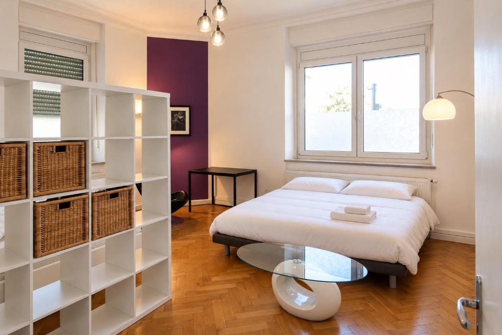 Spacious 3BR Apartment sleeps 10 NEAR Oktoberfest - 2