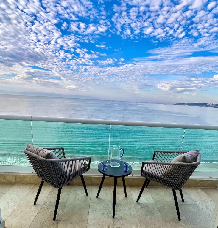 Luxury Oceanfront Condo – Heart of Bucerías - 1