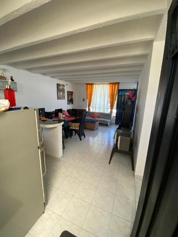 Casa en alquiler con piscina - 1