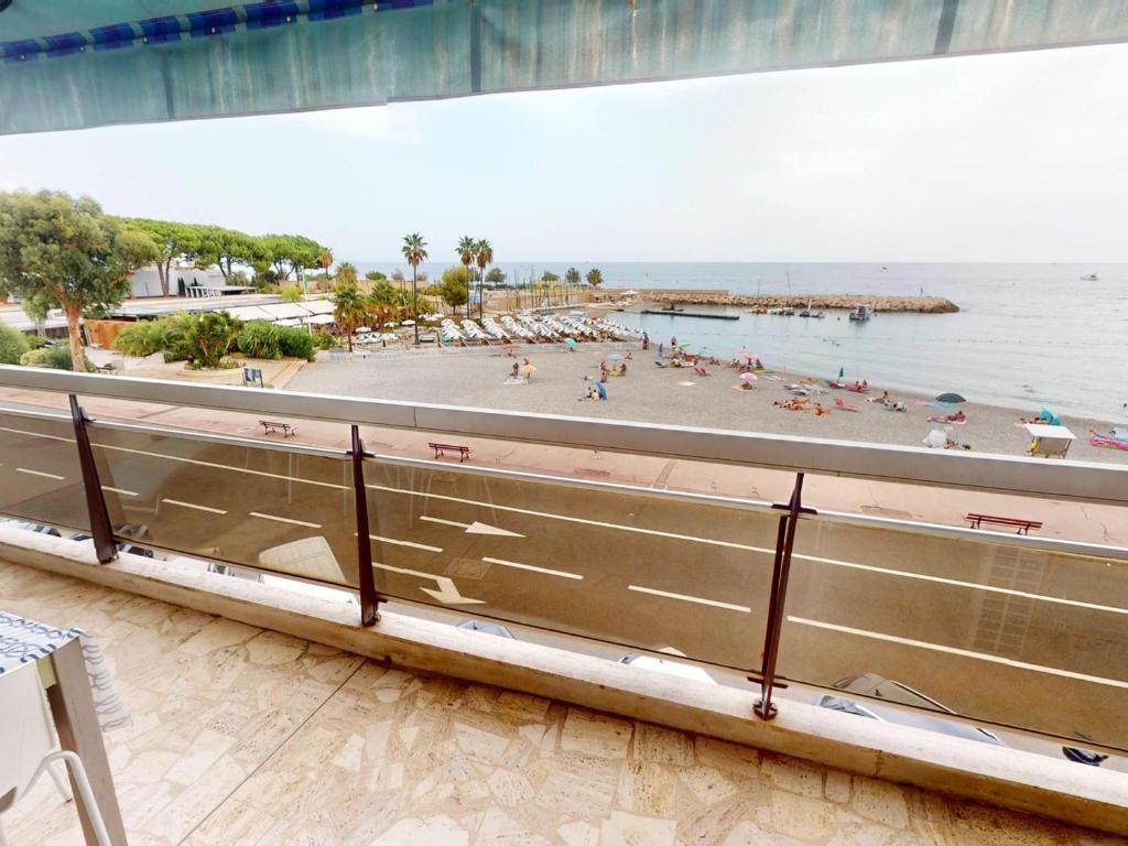 Appartement climatisé avec parking face mer - 2