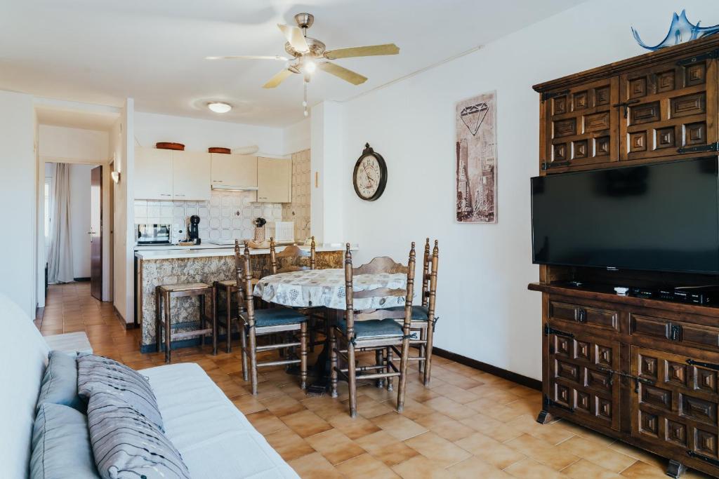 WELCS APARTAMENTO 437 EMP con terraza junto al mar - 3