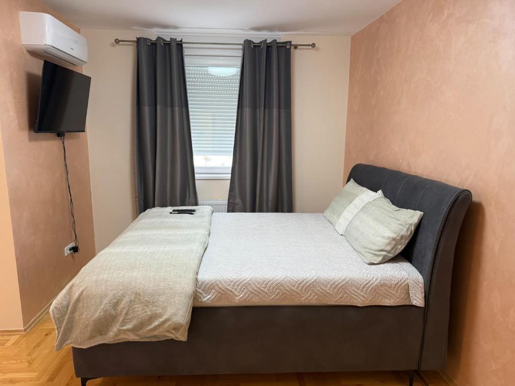 Goldie Apartment - 2