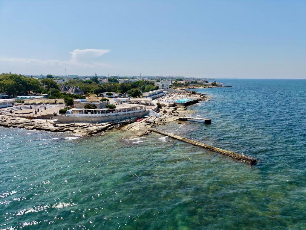 Baia Sangiorgio Hotel & Beach Club - 2