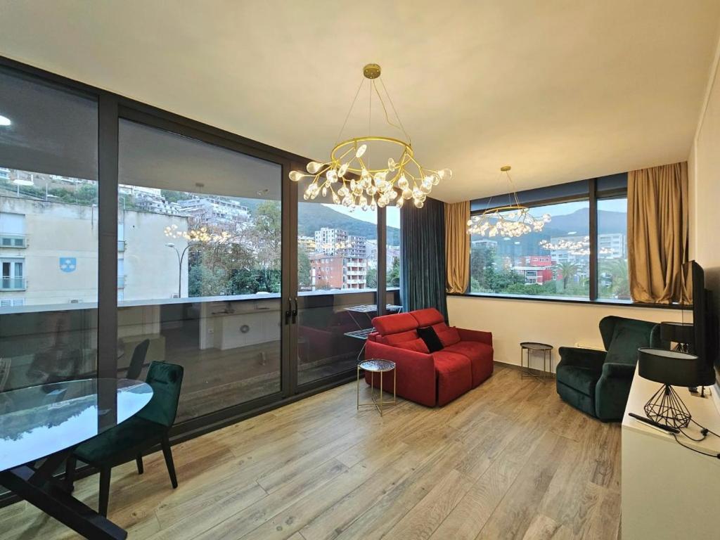 Royal Gardens cosy corner apartment - 2