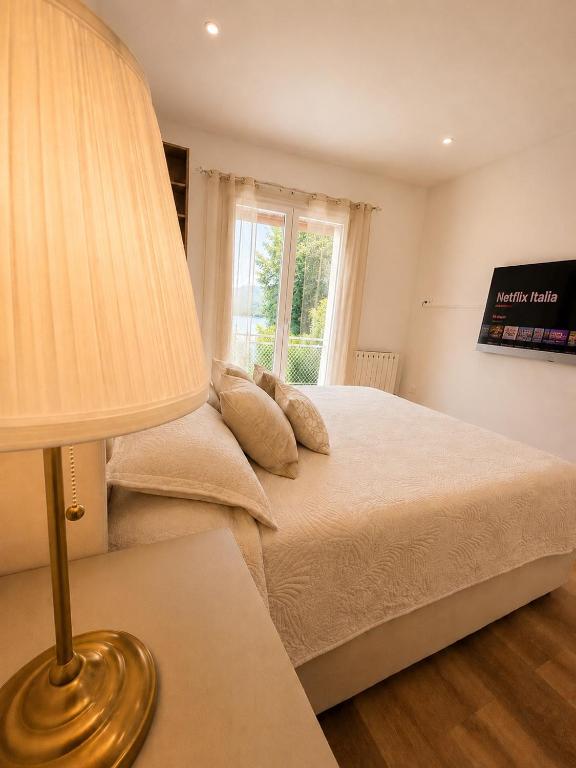Dolce Lake View - Charming Villa & Romantic Studio - 3