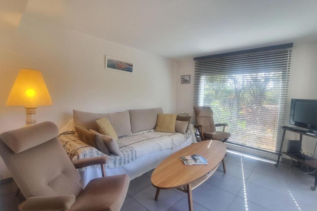 Large family apart with garden close to the beach - 2