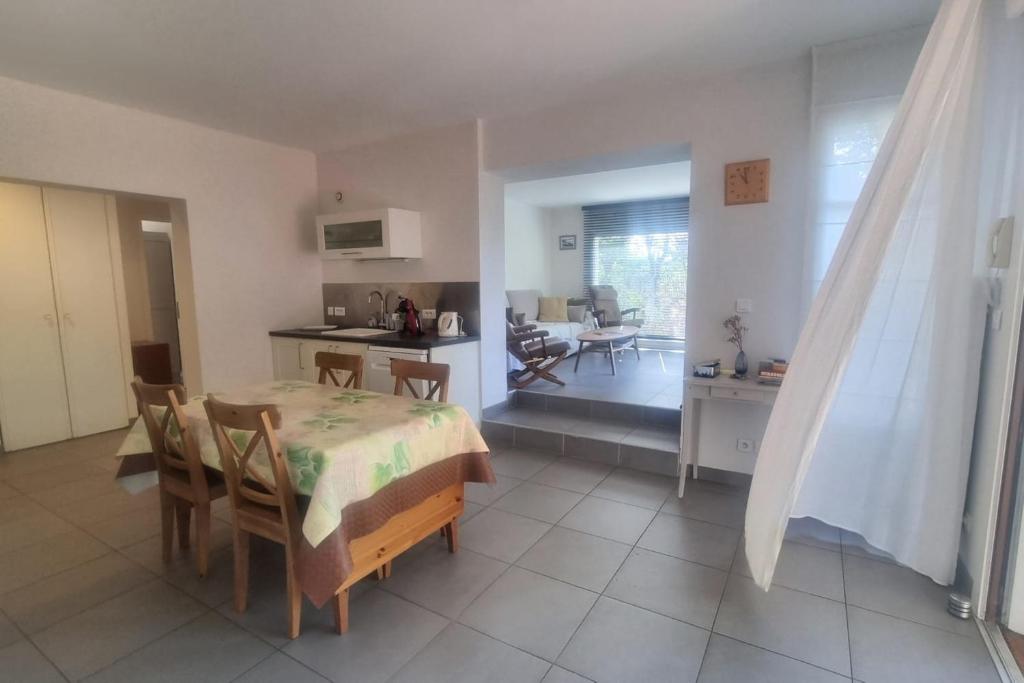 Large family apart with garden close to the beach - 5