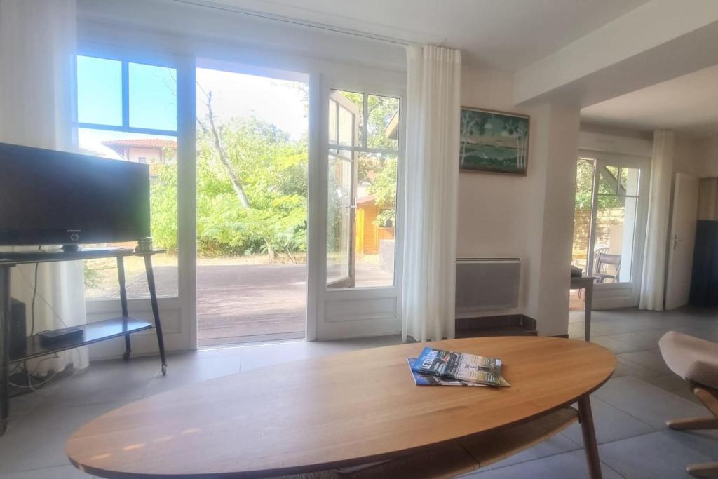 Large family apart with garden close to the beach - 3