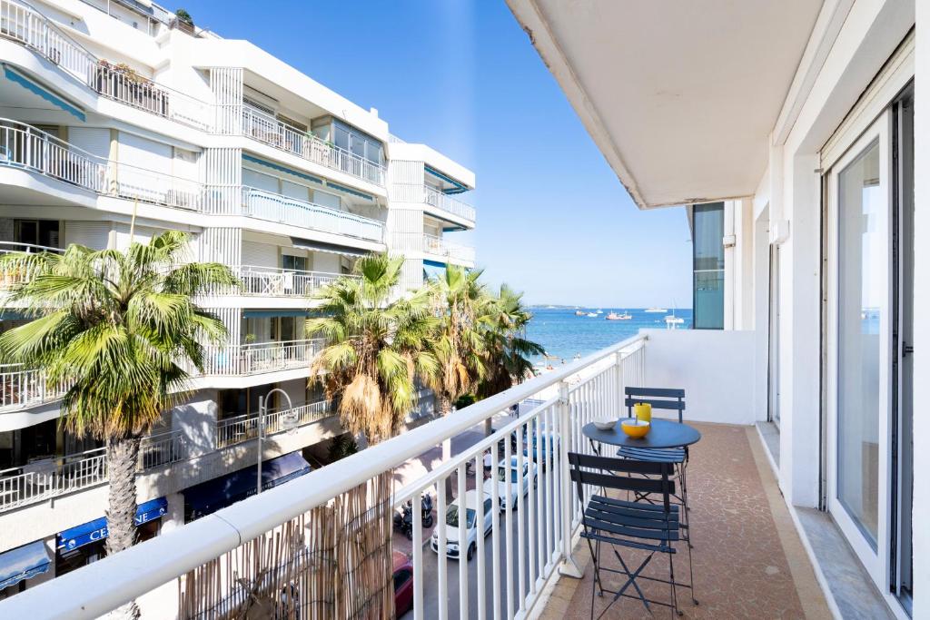 LE PALM BEACH aperçu mer avec balcon et proche des plages - 4