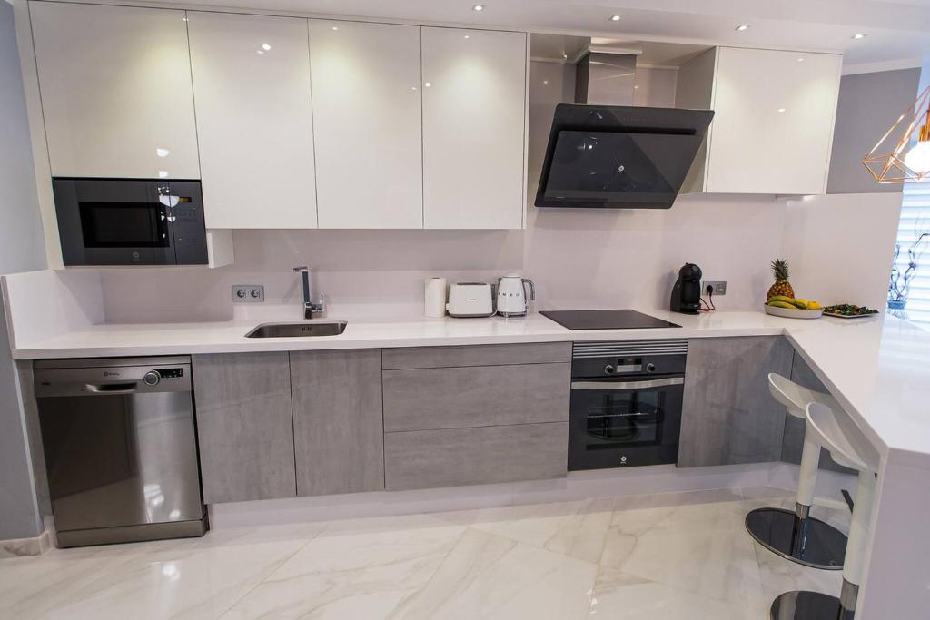Luxury 2 bedroom apartment in Los Cristianos - 2