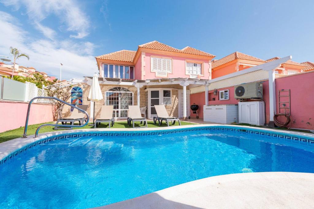 Nice 3 Bedroom Villa in El Duque - 1