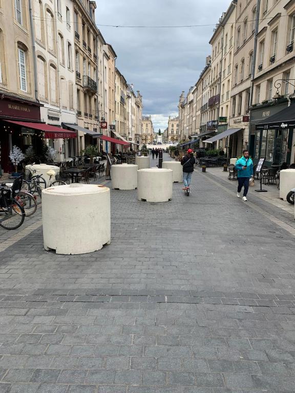 Le Ptit Stan Place Stanislas 1 min - 2