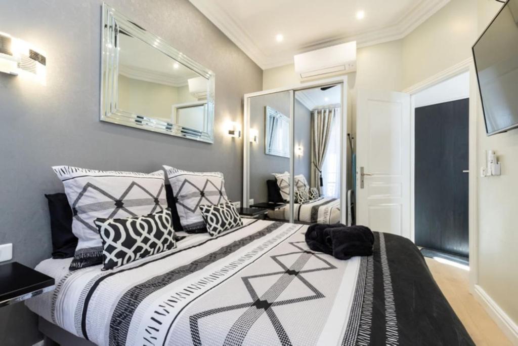 Mobility Lease 2br 2ba 2 kitchens 2 balconies in Old Town - 4
