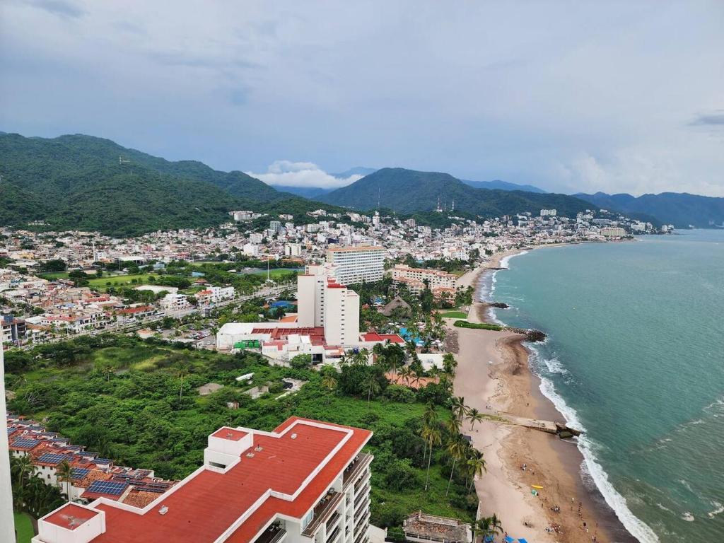 Amazing Sunsets Are Just The Beginning 3 bed 4 bath Luxury 24th Floor Oceanfront Condo - 4