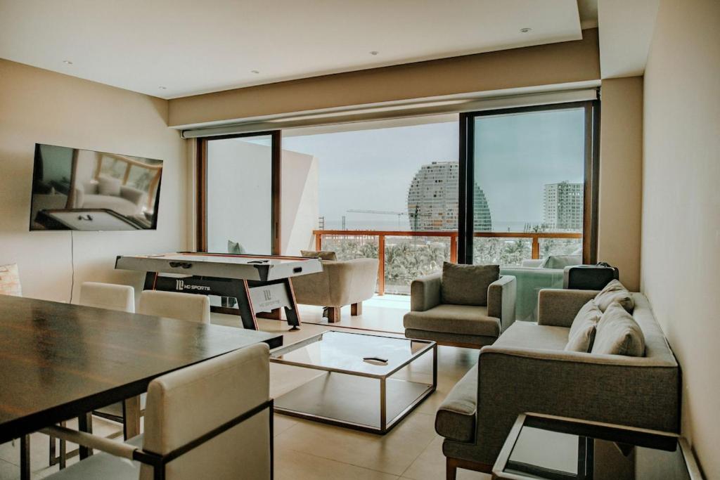 3 Bedrooms with huge Terrace in La Isla Acapulco - 3
