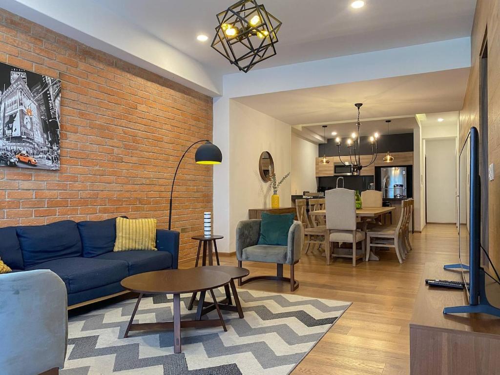 Luxurious and centric 3BD with pool and gym - 5