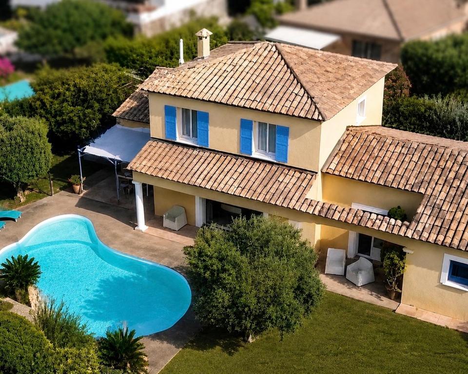 Villa avec piscine 10 personnes - 1