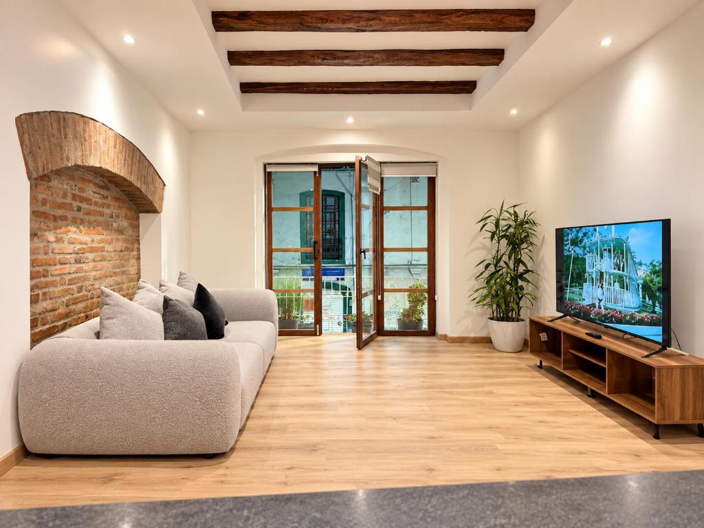 Top Colonial Apartment near Cathedral 2C - 1
