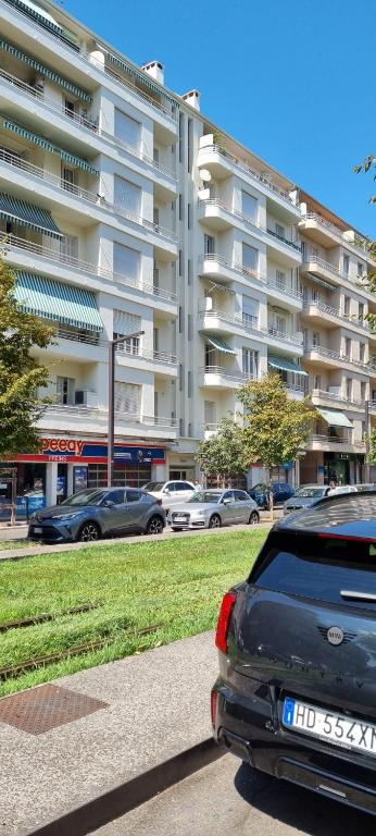 2 Bedroom, private bath plus Near Beach - 2