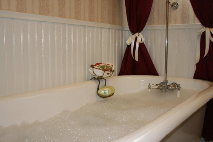 Julian Gold Rush Hotel photo