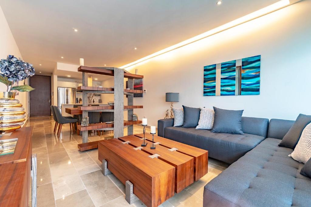 Mamita's Beach Designer Penthouse private Deck - 3