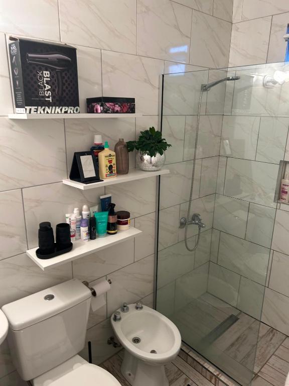 Habitación compartida, SOLO MUJERES - 2