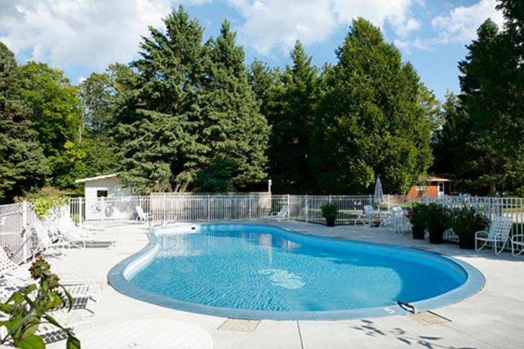 Peninsula Park-View Resort photo