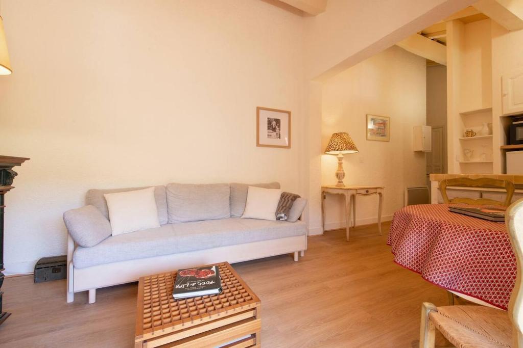 Peaceful haven with terrace and parking - 3