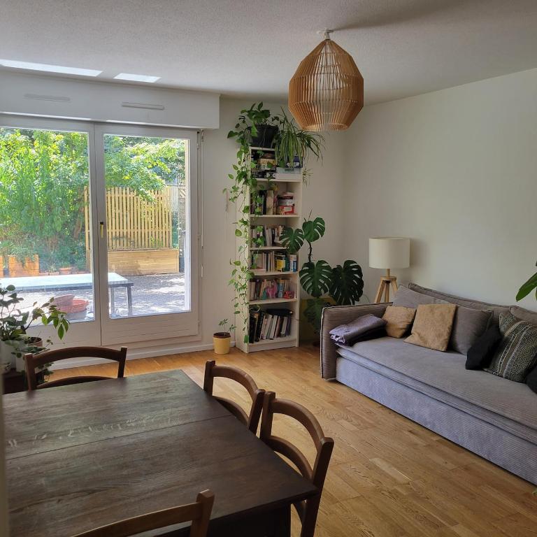 Quiet apartment near the station and city center - 1