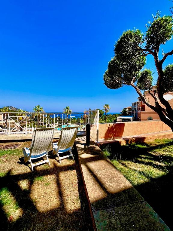 Ground floor with sea view and pools in Cap Esterel - 1