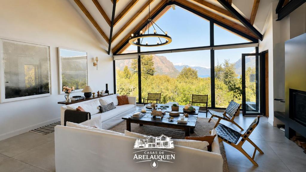 Imponente casa en Arelauquen Golf & Country Club - 1