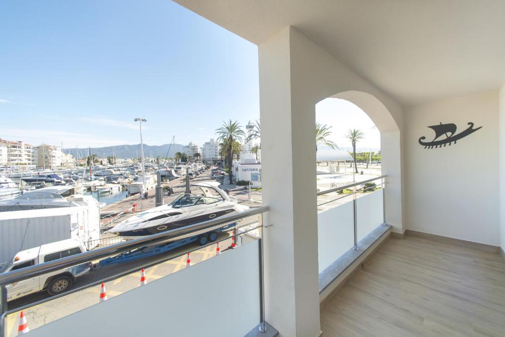 WELCS APARTAMENTO 453 EMP con terraza y vista al c - 2