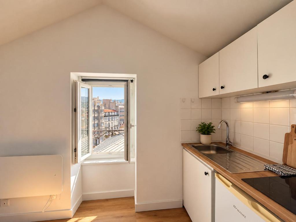 Studio loft sous les toits en centre-ville - 5