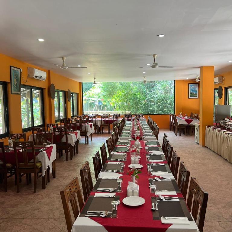 Restaurant, Lumbini Buddha Garden Resort in Lumbini