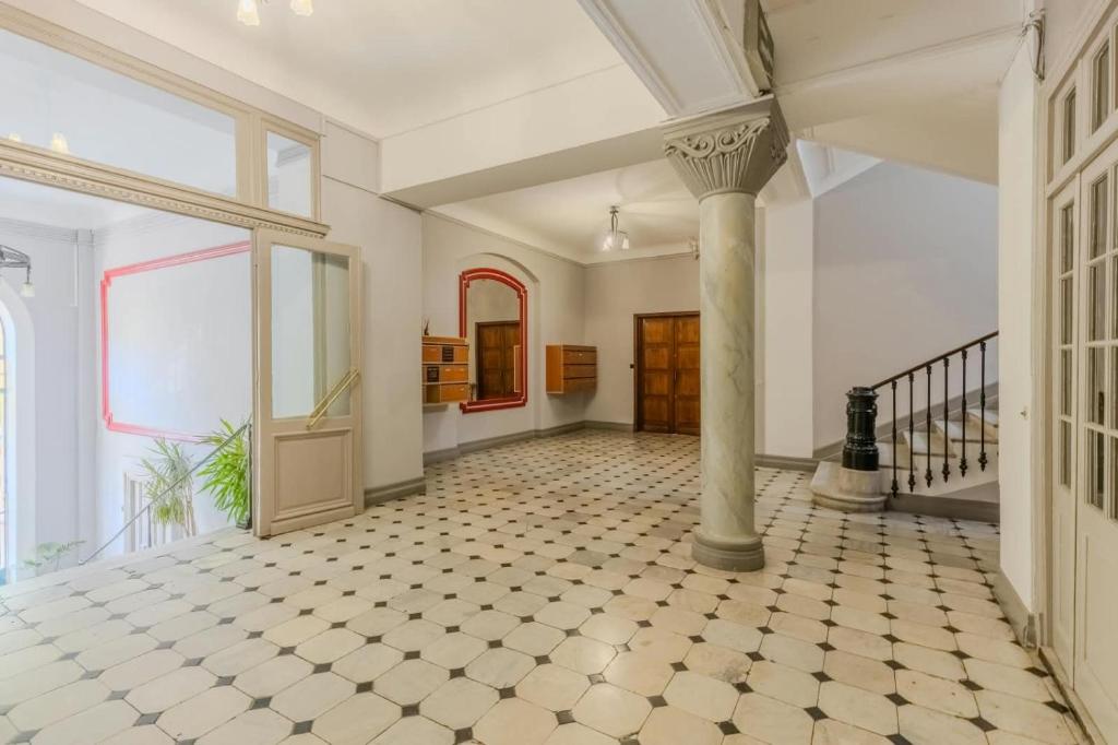 Golden Hugo Premium Studio Golden Square - 3