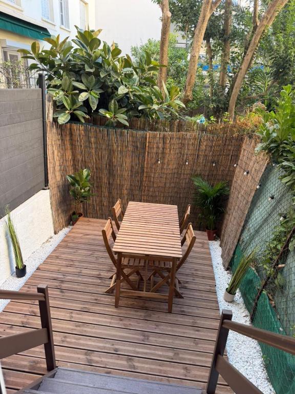 Printemps Terrasse 6 personnes Juan les Pins Centre - 2