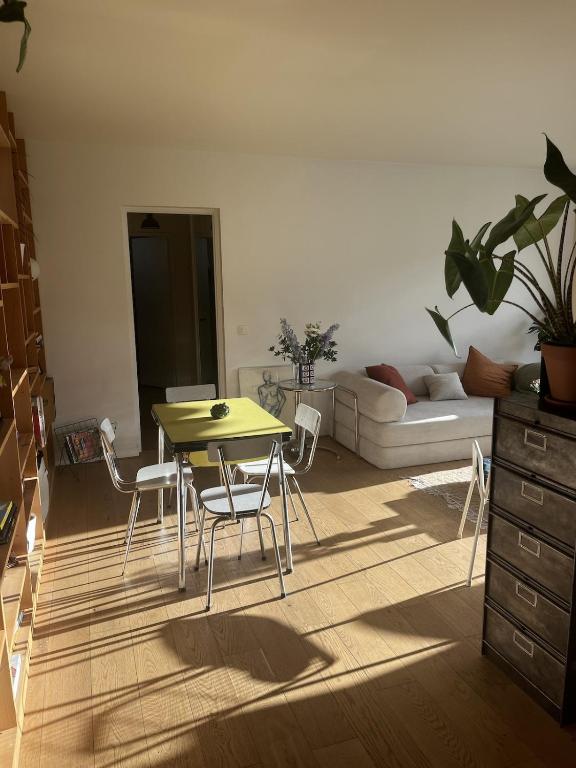 Cozy apartment with balcony - 1