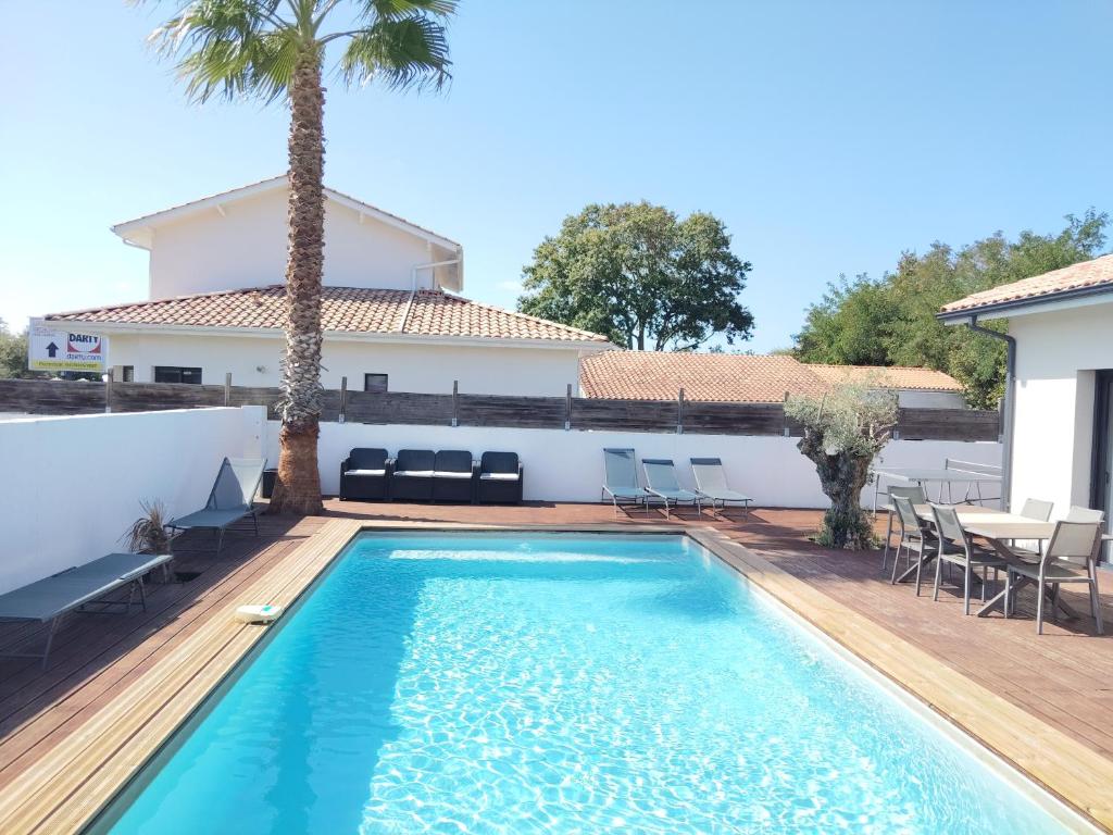 Villa familiale avec piscine chauffée calme proche du centre - 2