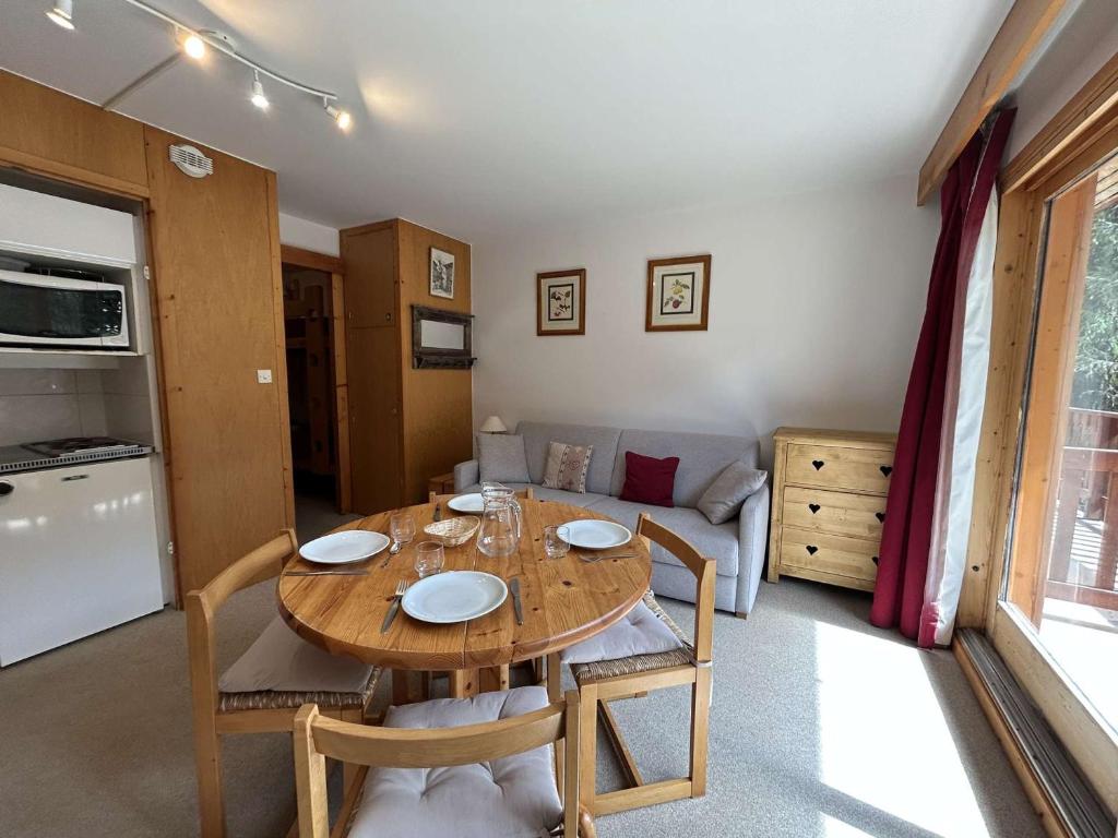 Studio cosy à Méribel, à 20m des pistes, avec balcon, casier à ski et accès facile aux navettes - 1