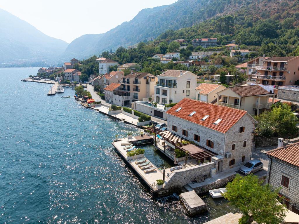 Waterfront Villa in Muo - 2