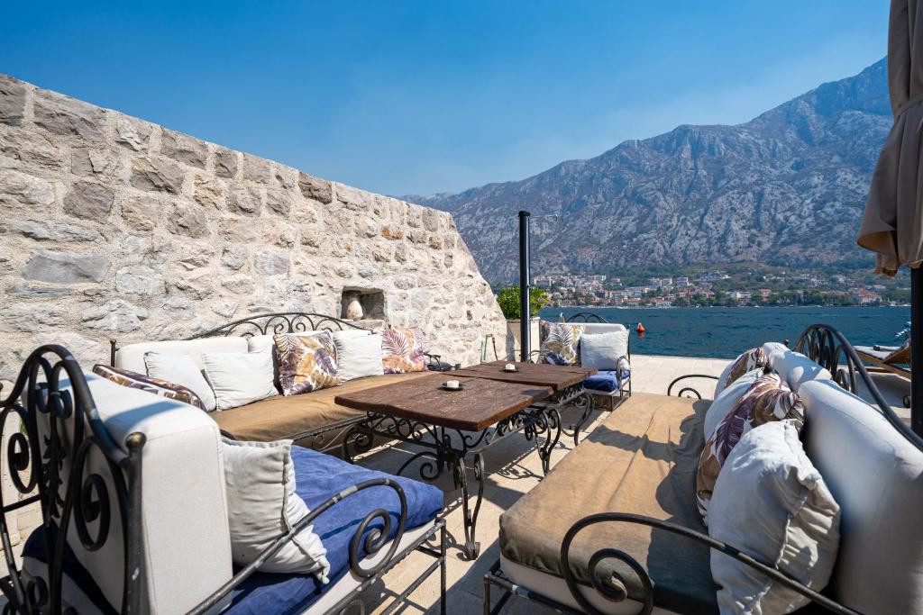 Waterfront Villa in Muo - 5