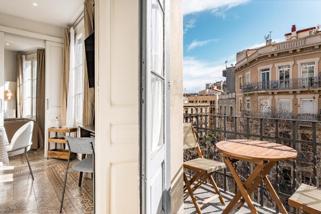 Bright apartment with balcony in Sagrada Familia - 2