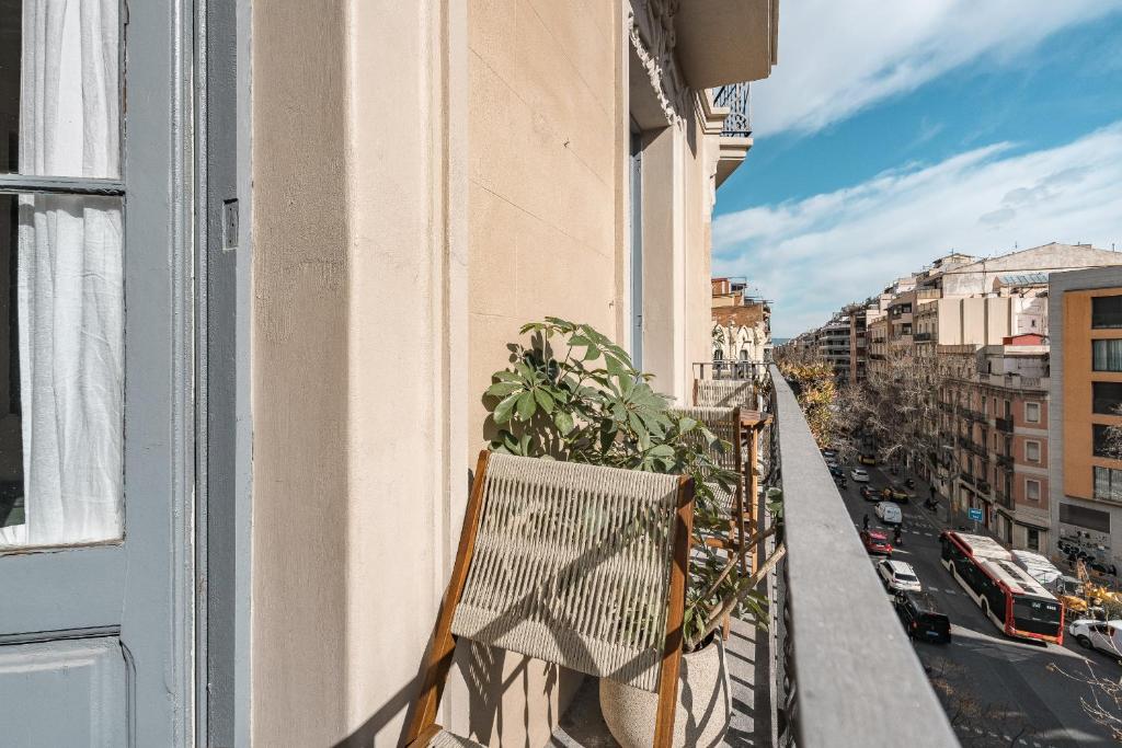 Bright apartment with balcony in Sagrada Familia - 3