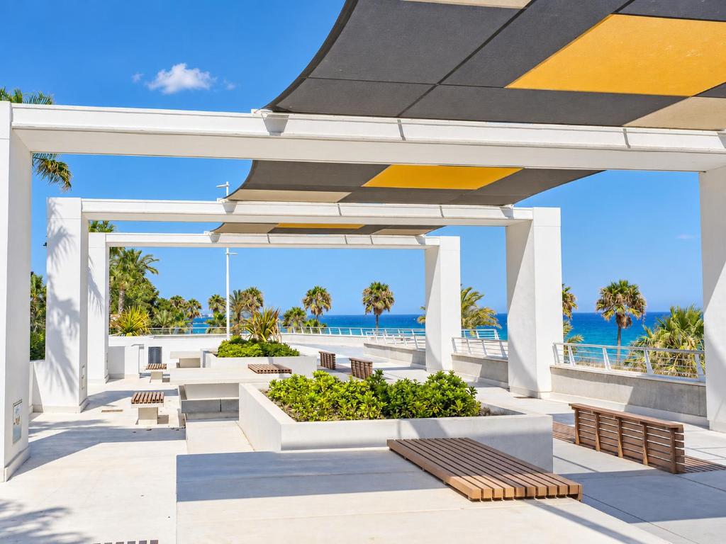 Cubo's Estepona Oceanview Apartment & Free Parking - 4