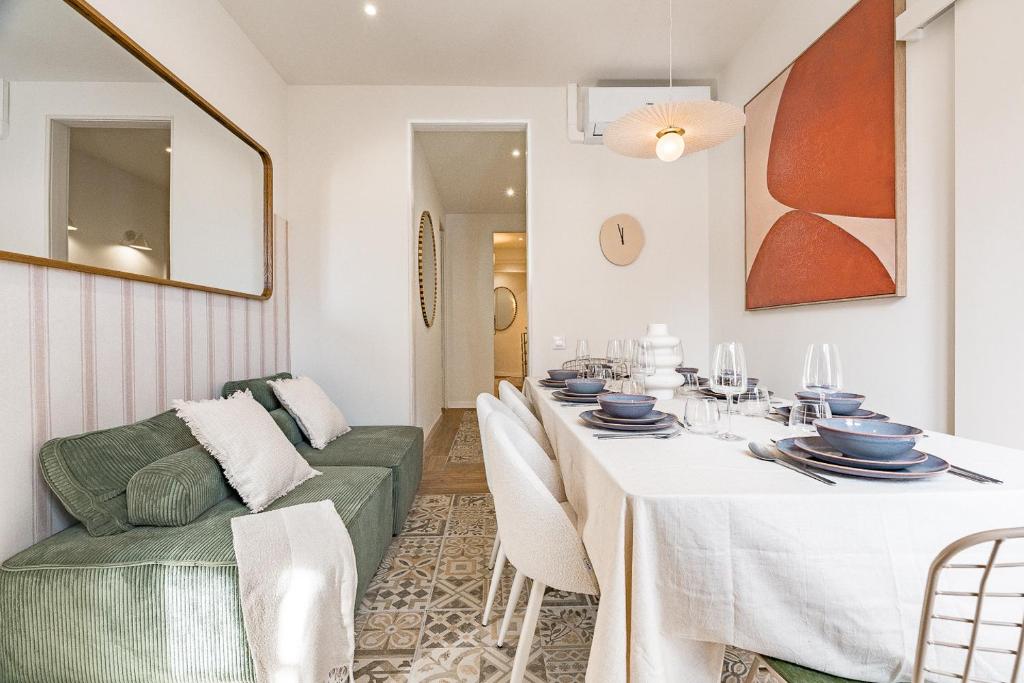 Lovely Apartment with Balcony in Sagrada Familia - 3