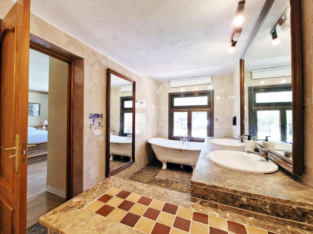 AA Guest - The Andalusian Villa with private Pool - 3